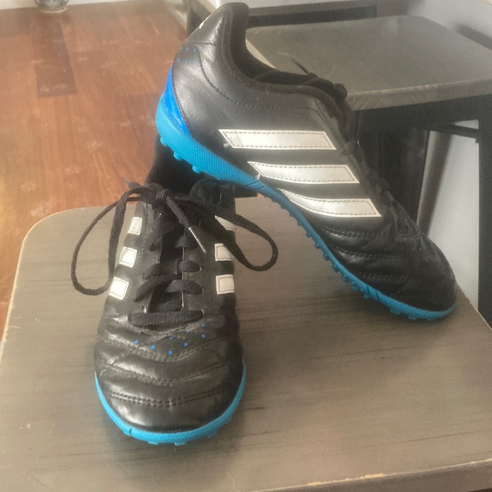 Kid’s Indoor/ Turf Soccer Cleats